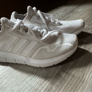 Adidas white sneakers w6
